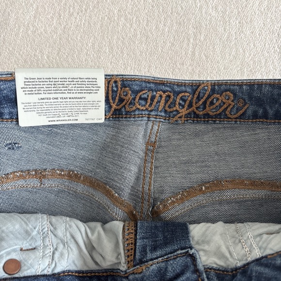 NWT Wrangler Retro High Rise Flare Womens Jeans 33x32 Western Rodeo Wide Leg - Picture 4 of 14